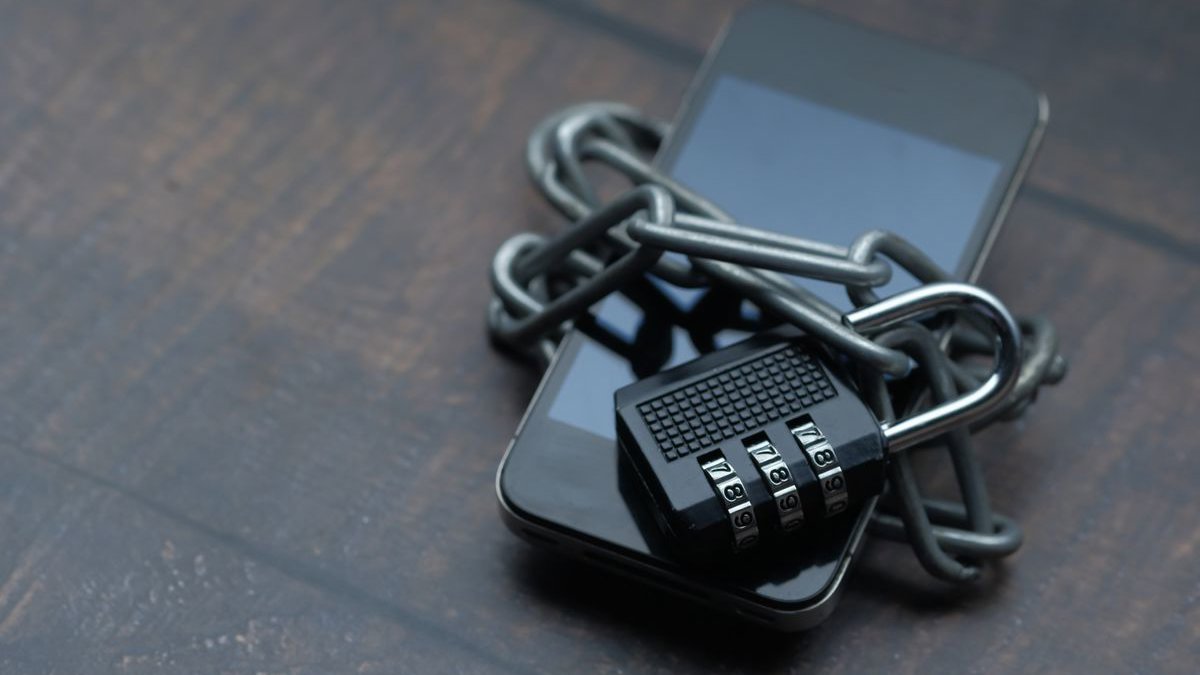 Jak poznat phishing a chránit se před podvodnými SMS a e-maily