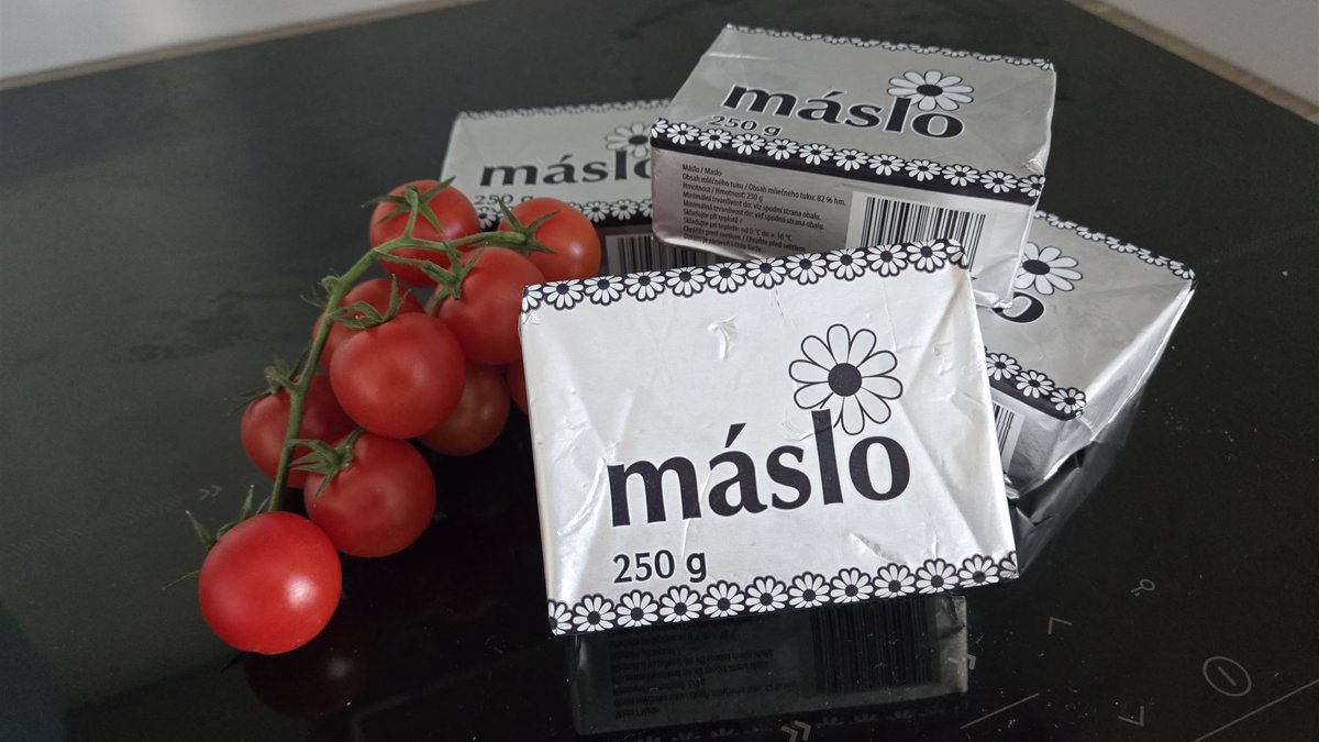 Jak si doma vyrobit slané máslo, osolíte i koupenou kostku