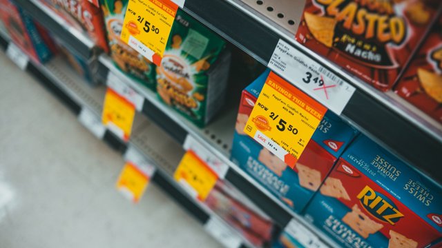 Slevy v supermarketu: 6 pravidel, jak poznat falešnou akci a nakoupit výhodně
