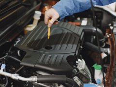Auto před dovolenou: 8 kontrol, které zvládnete sami a ušetříte tisíce za servis