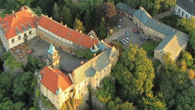 4 tipy na skvělé jarní výlety (nejen) okolo Středočeského kraje