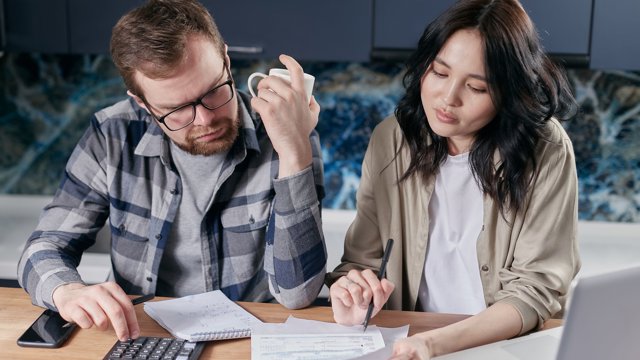 Rodinný rozpočet: 8 kategorií, kde domácnosti ztrácí nejvíc peněz