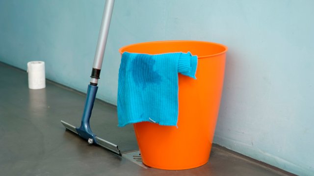5 triků, jak ušetřit energii při úklidu: ušetříte hodinu času i stovky korun